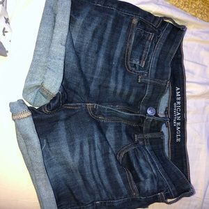 size 8 american eagle shorts perfect condition